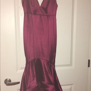 V-Cut dress with spaghetti straps